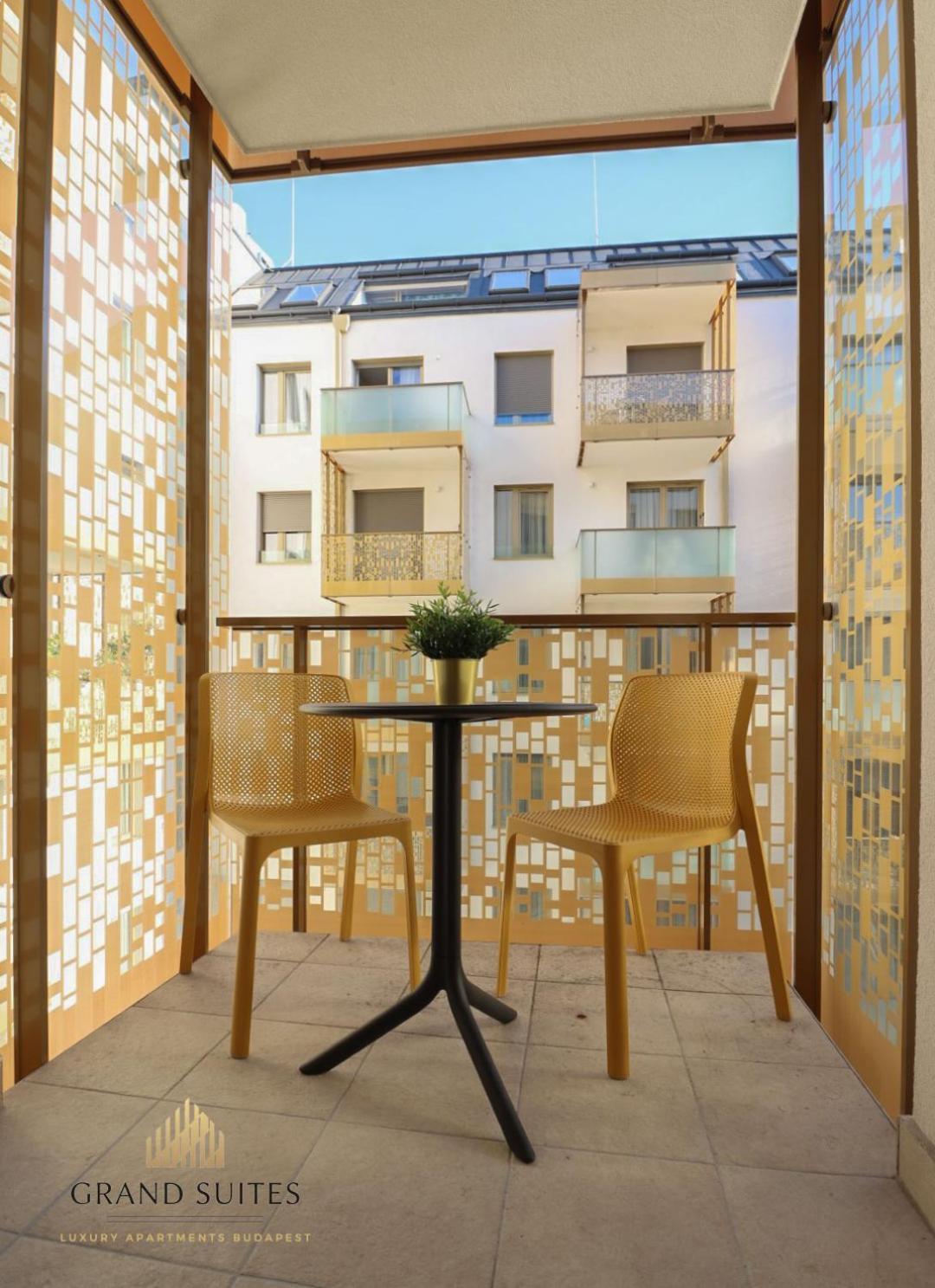 Grand Suites Central Budapest Luaran gambar