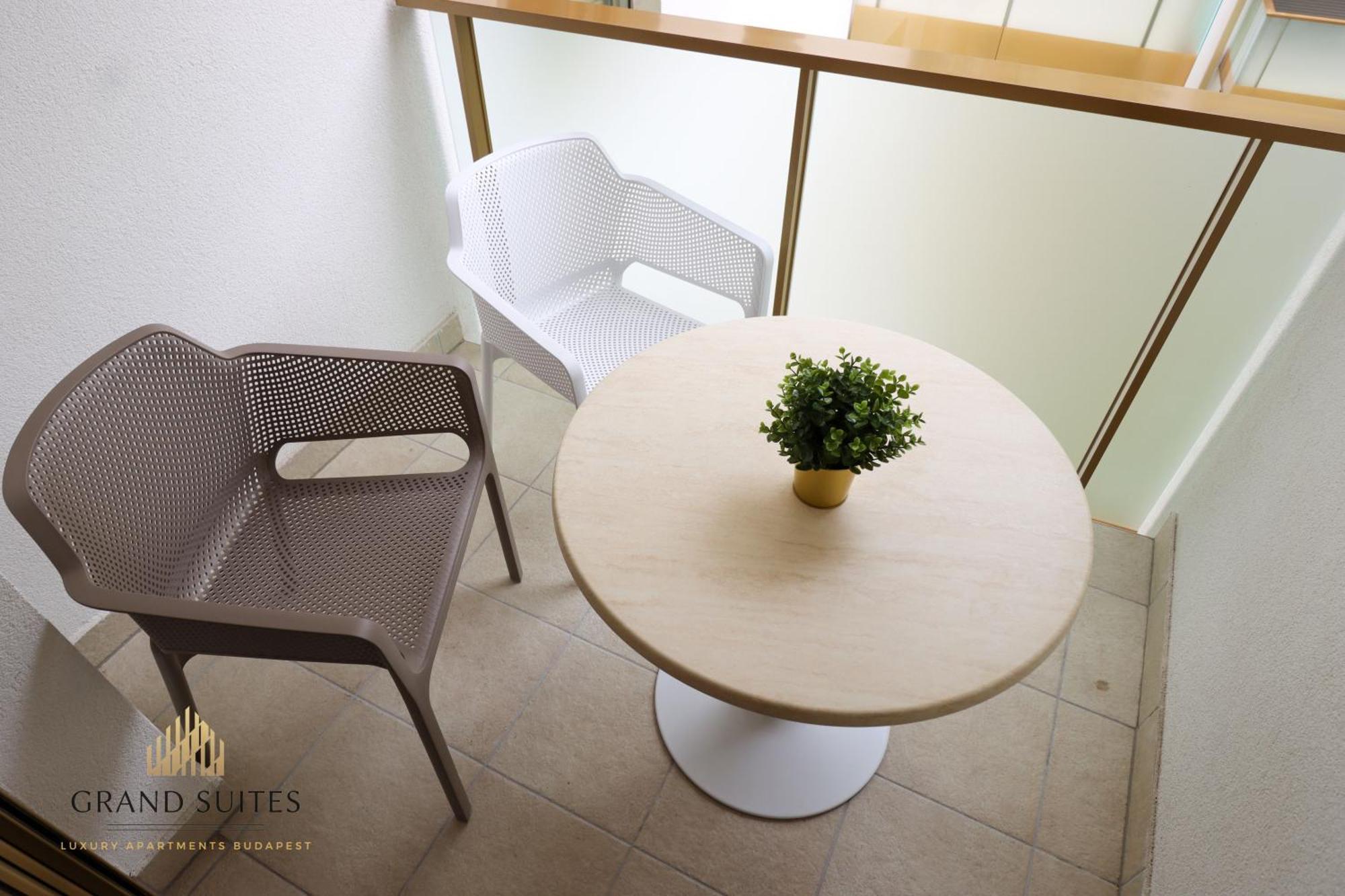 Grand Suites Central Budapest Luaran gambar